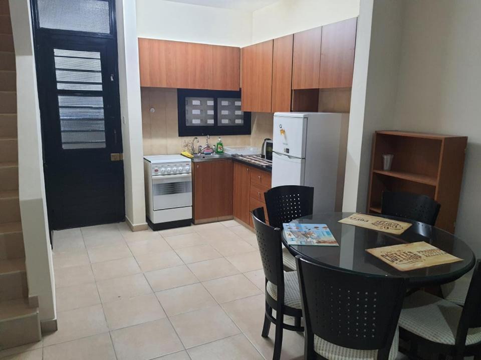 Lovely 2 Bedrooms In The Tourist Area In Paphos . Exterior foto